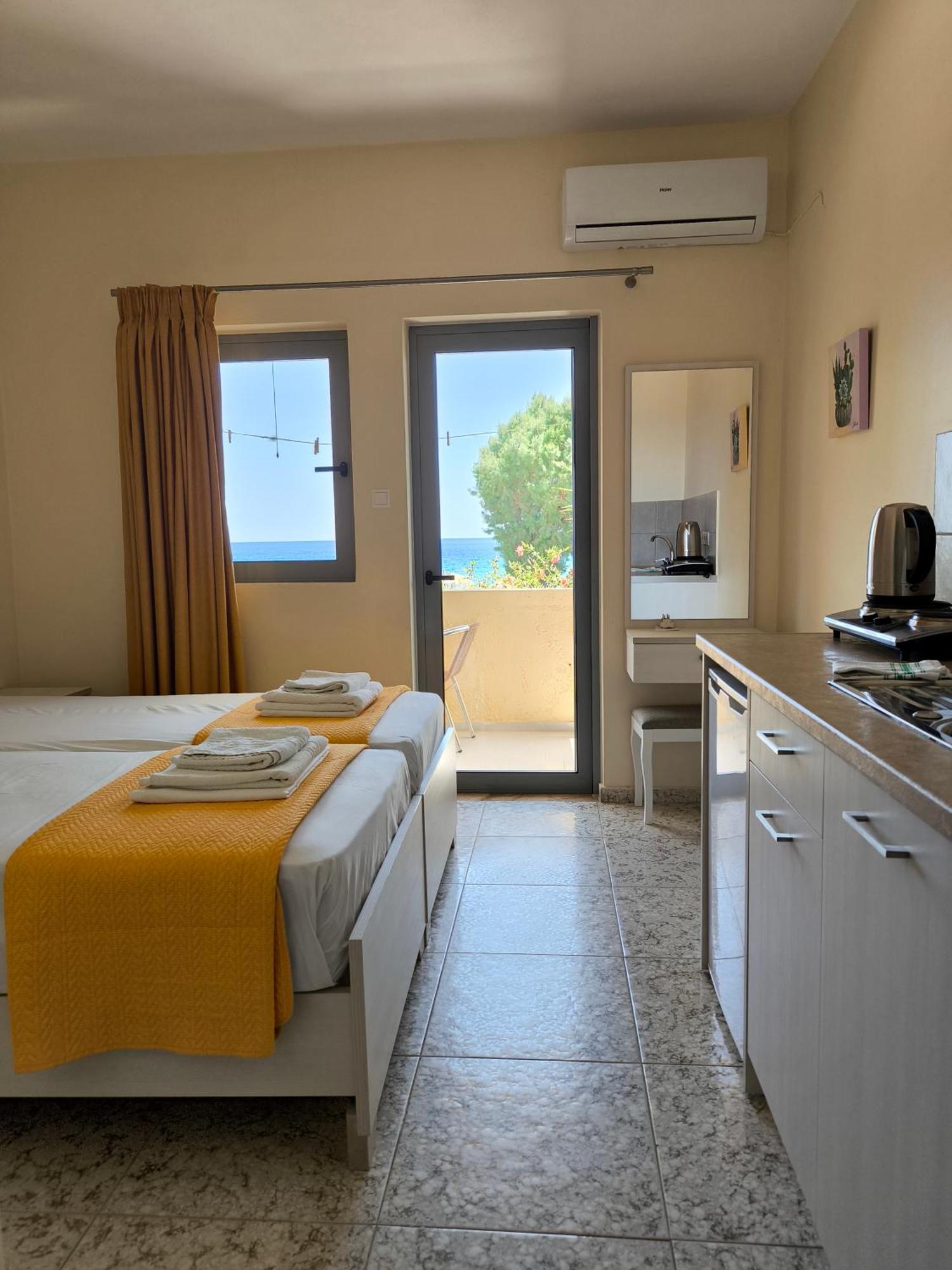 Alexia Rooms Paleochora Buitenkant foto